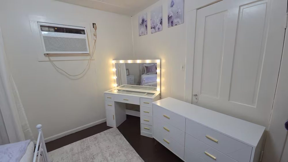 Campbell Suite furnished rental photo 3
