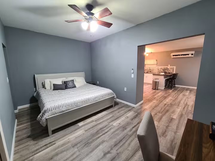 Washington Suite furnished rental photo 1