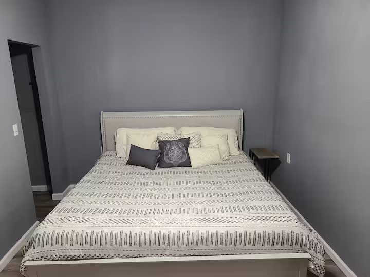 Washington Suite furnished rental photo 2